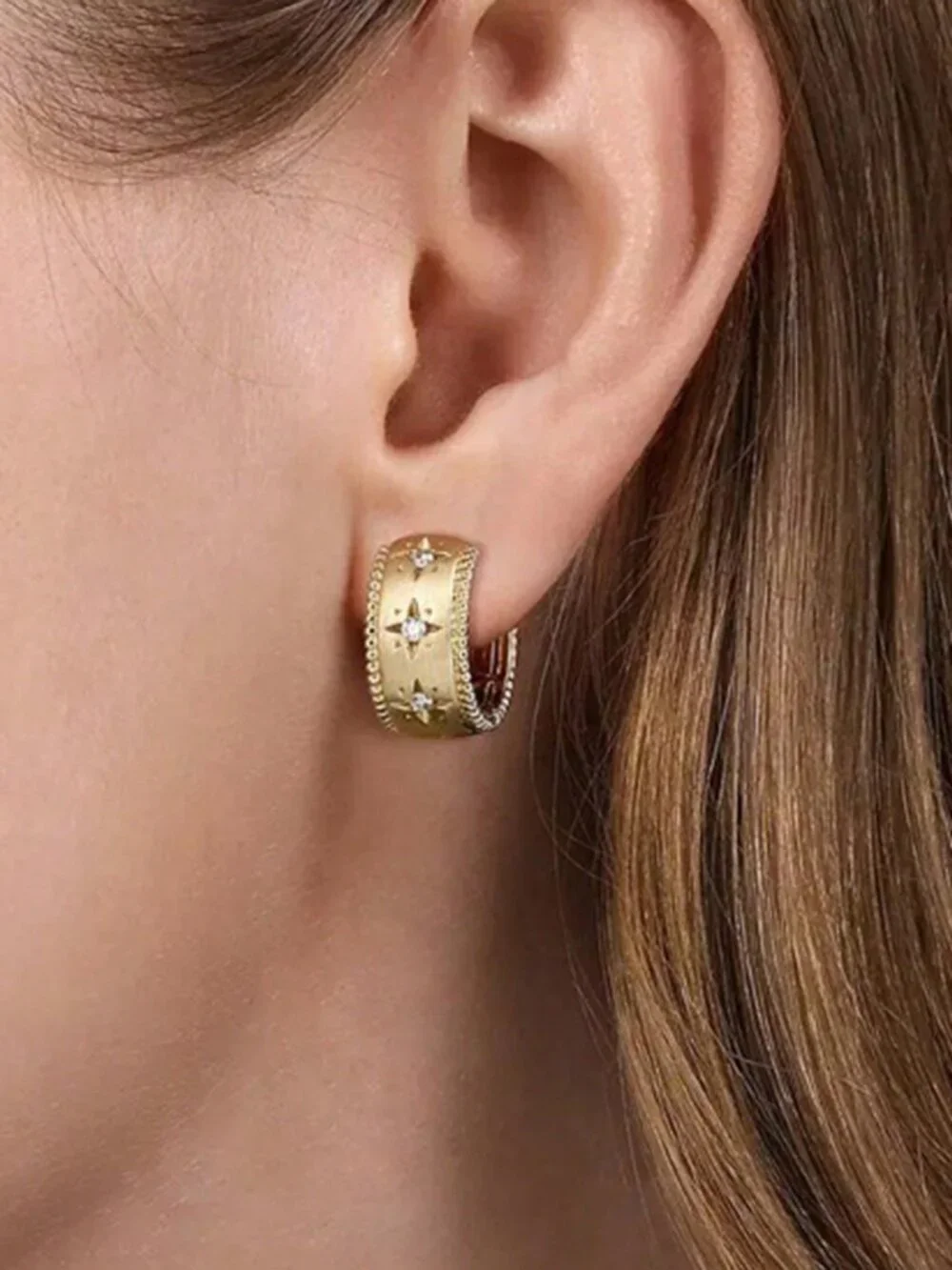 Yellow Gold Elegant Women's Cubic Zirconia hoop Earrings